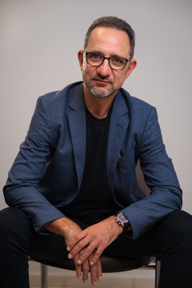 Dr Fabricio